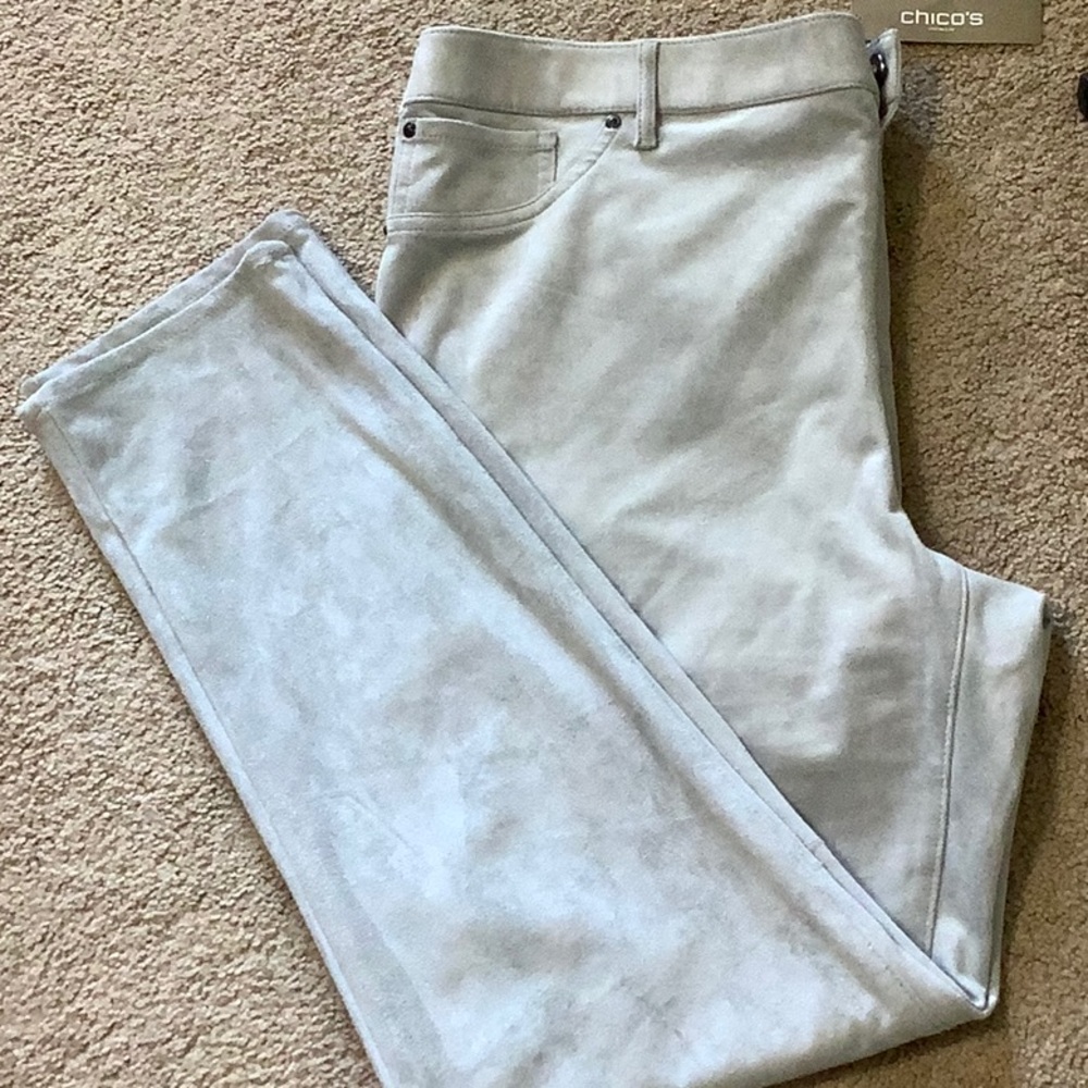 ❤️CHICO’s size “3” knit suede pant in Feature Stone color, jegging.